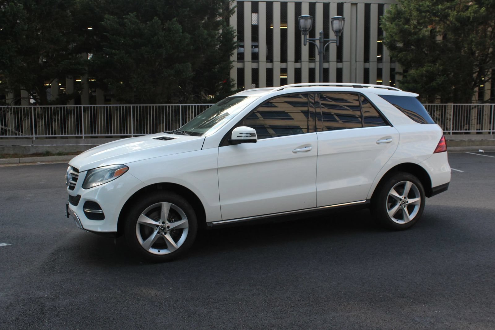 Used 2017 Mercedes-Benz GLE 350 4MATIC w/ Premium 1 Package image 13
