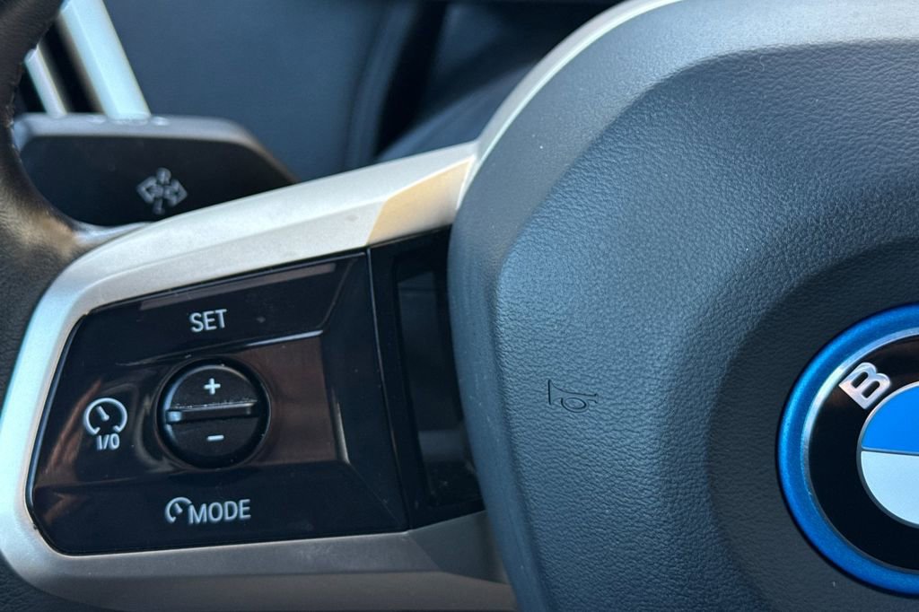 Used 2023 BMW iX xDrive50 image 27