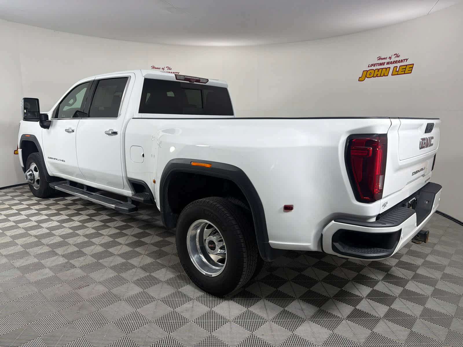Used 2020 GMC Sierra 3500 Denali w/ Denali Ultimate Package AWD/4WD image 3