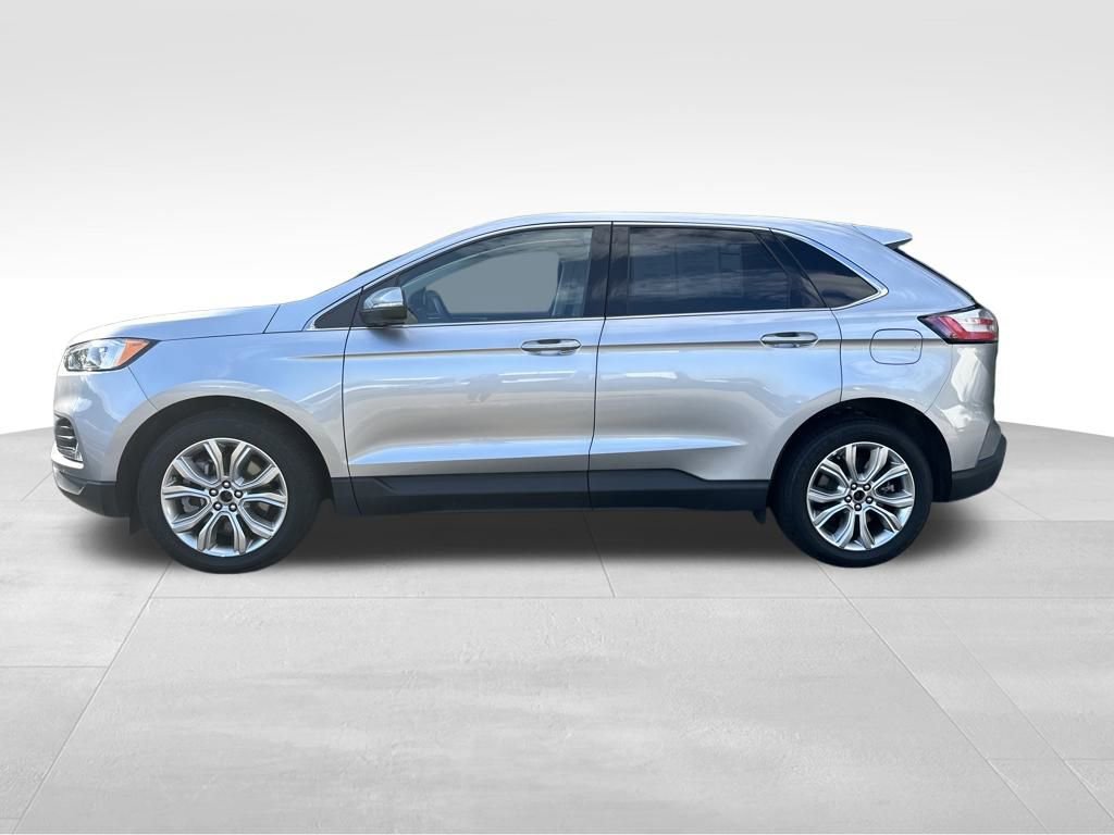 Used 2024 Ford Edge Titanium image 2