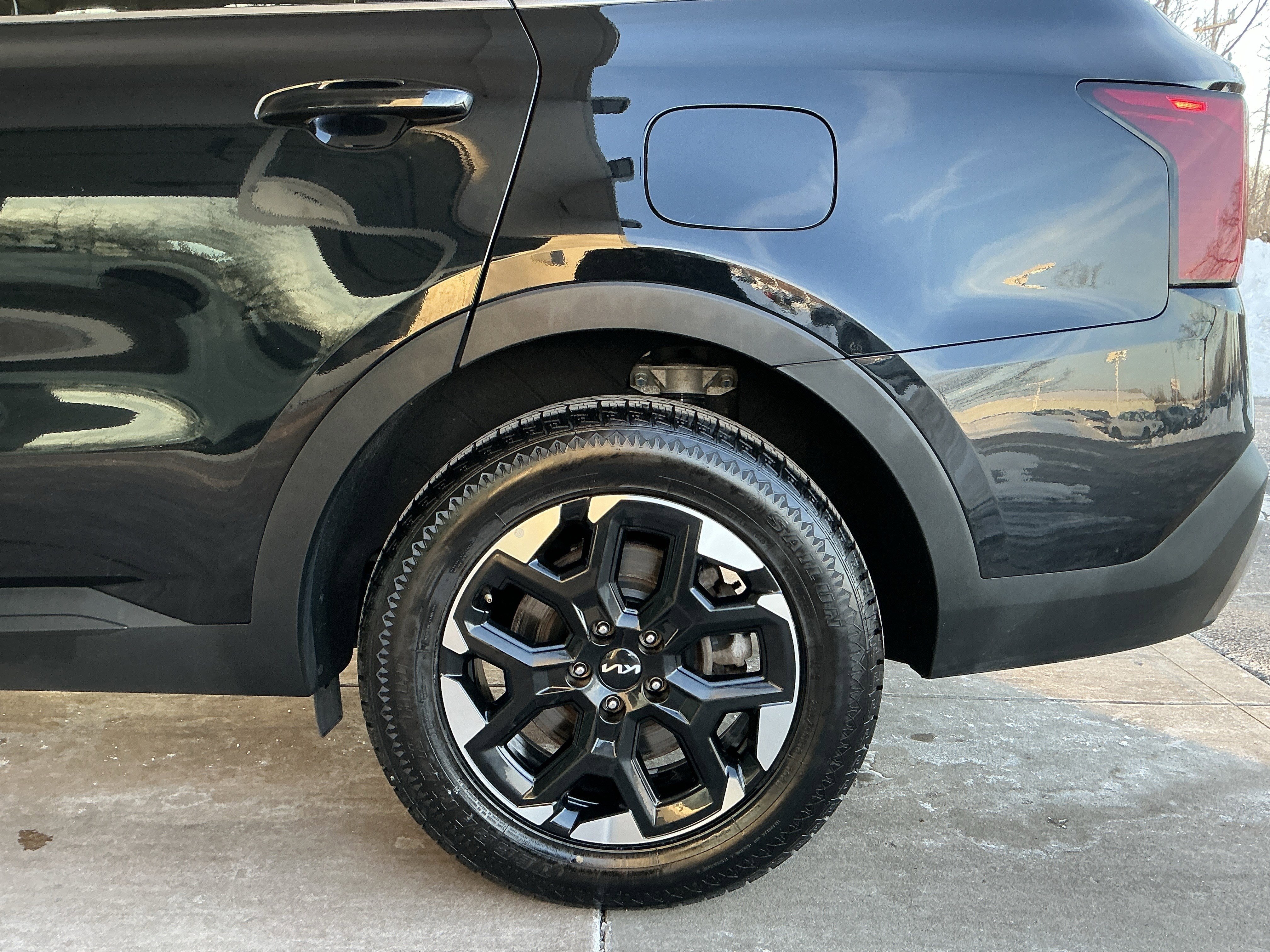 Used 2024 Kia Sorento S image 23