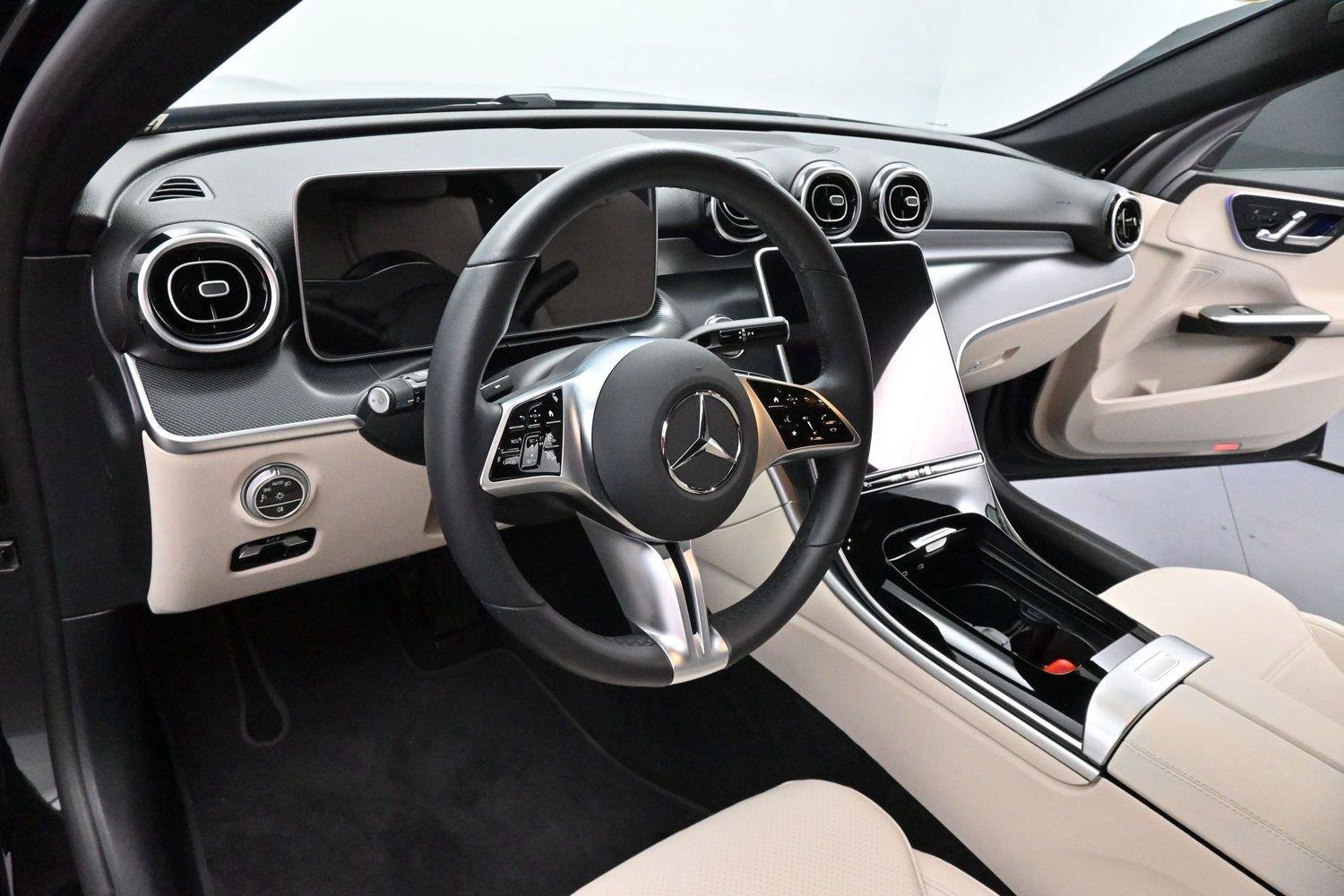 Used 2025 Mercedes-Benz C 300 4MATIC Sedan image 16