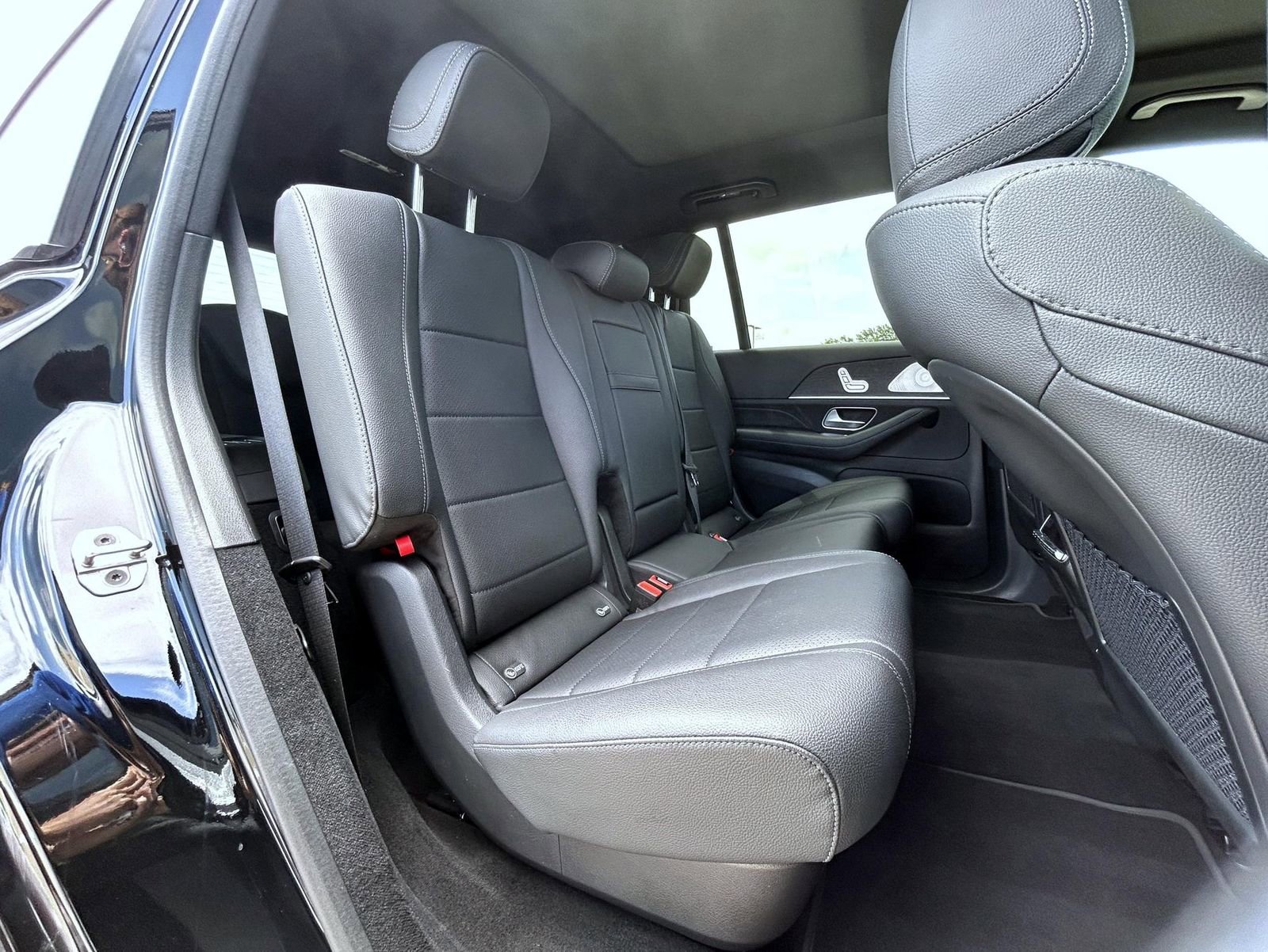 Used 2024 Mercedes-Benz GLS 450 4MATIC image 19