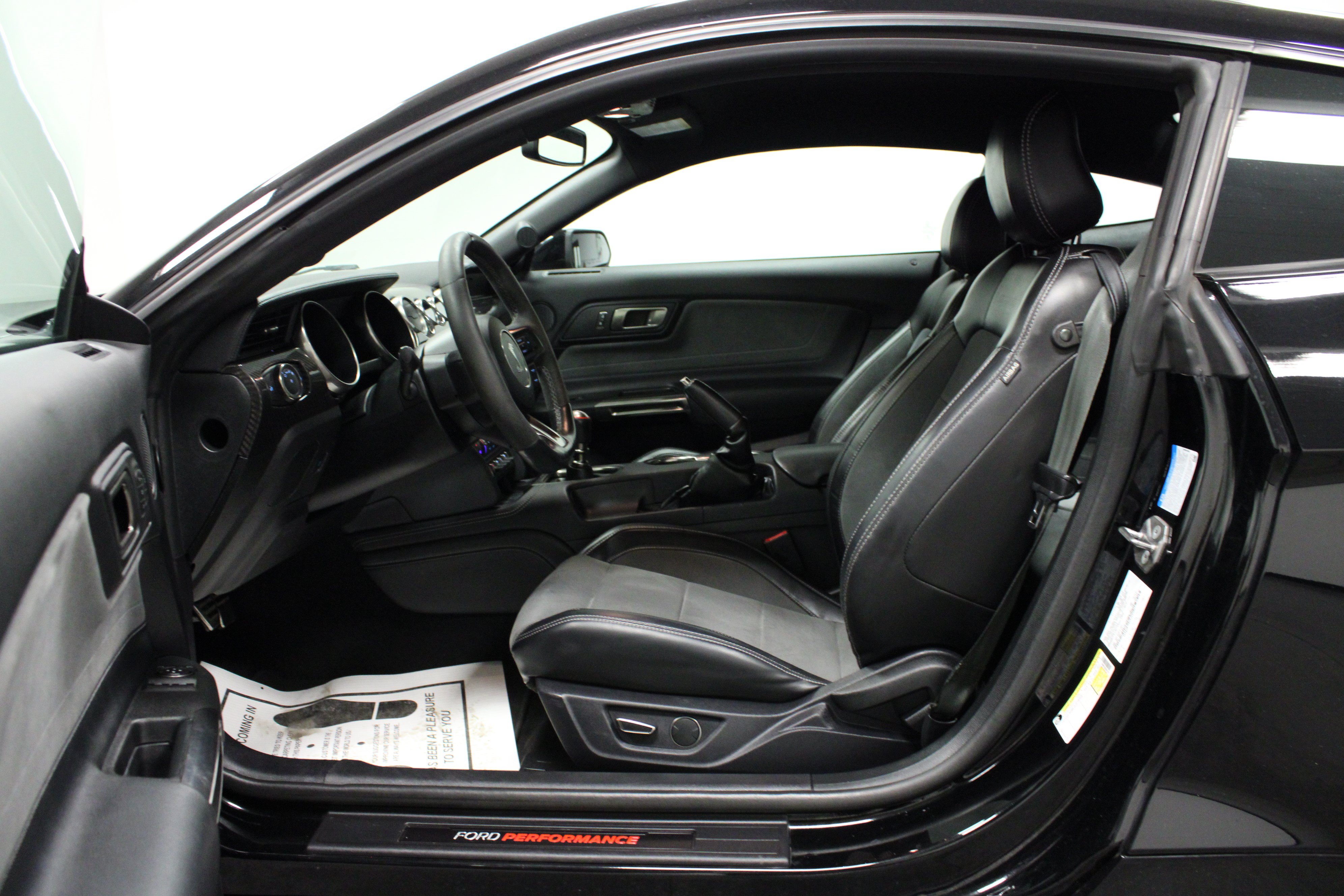 Used 2019 Ford Mustang Shelby GT350 w/ Technology Package RWD image 12