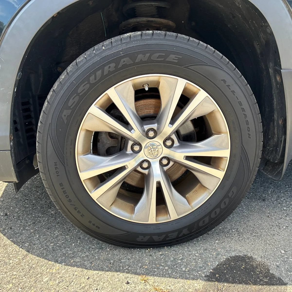 Used 2015 Toyota Highlander XLE AWD/4WD image 17
