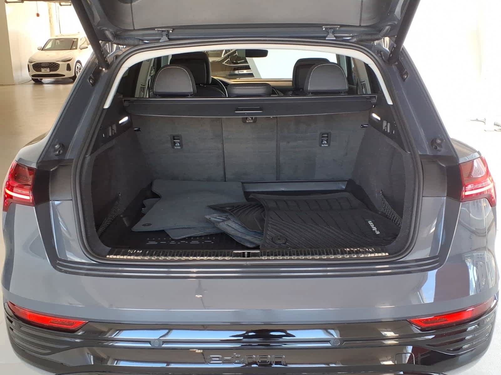 Used 2024 Audi Q8 e-tron Premium AWD/4WD image 9