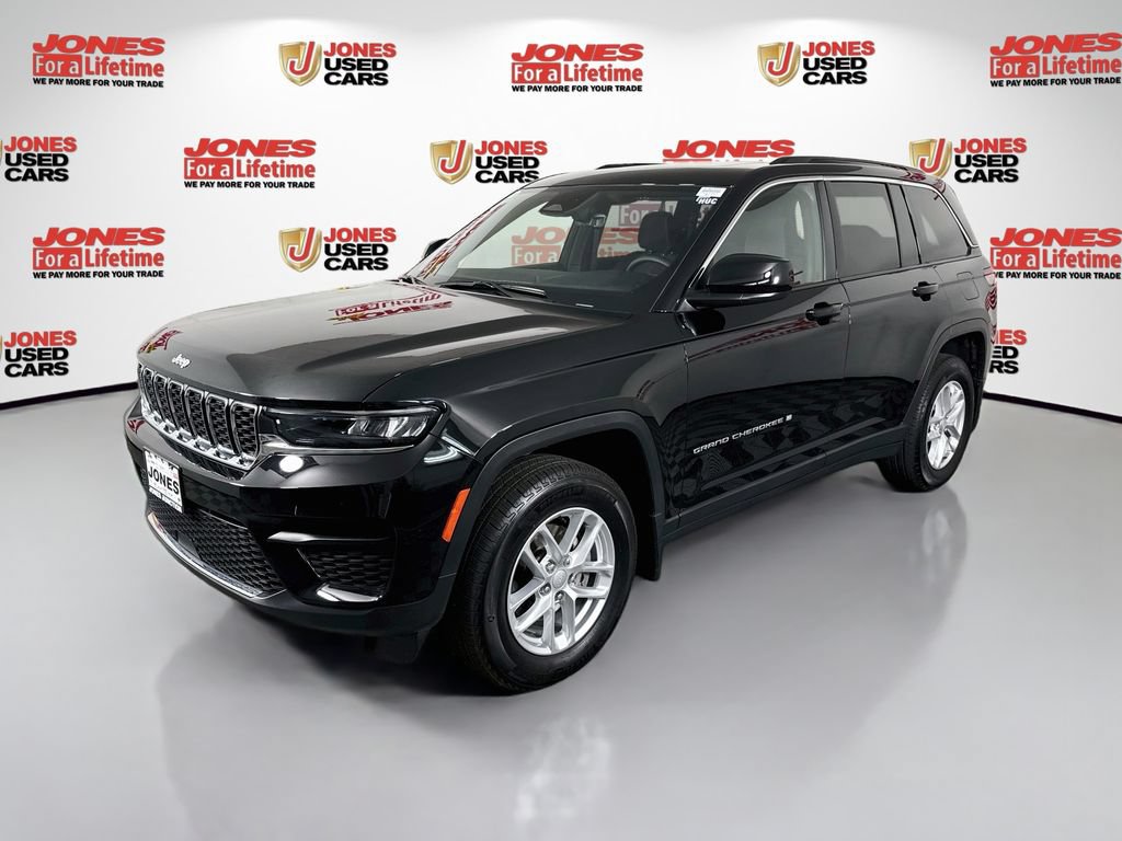 Used 2025 Jeep Grand Cherokee Laredo X AWD/4WD image 13
