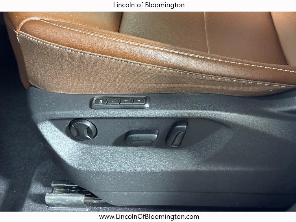 Used 2023 Volkswagen Atlas SEL R-Line image 17