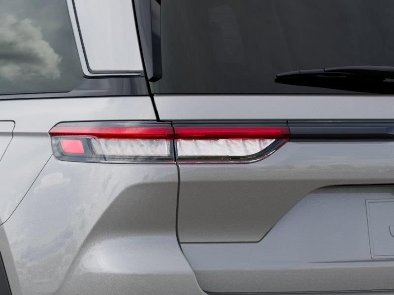 New 2026 Jeep Grand Cherokee Limited w/ Limited Altitude Package RWD image 9