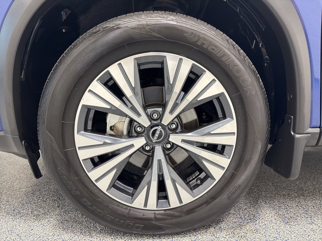 Used 2023 Nissan Rogue SV w/ SV Premium Package image 35