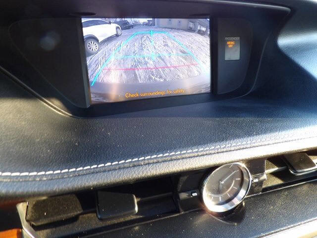 Used 2013 Lexus ES 300h w/ Luxury Pkg FWD image 29