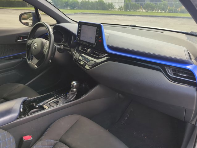 Used 2020 Toyota C-HR XLE FWD image 23