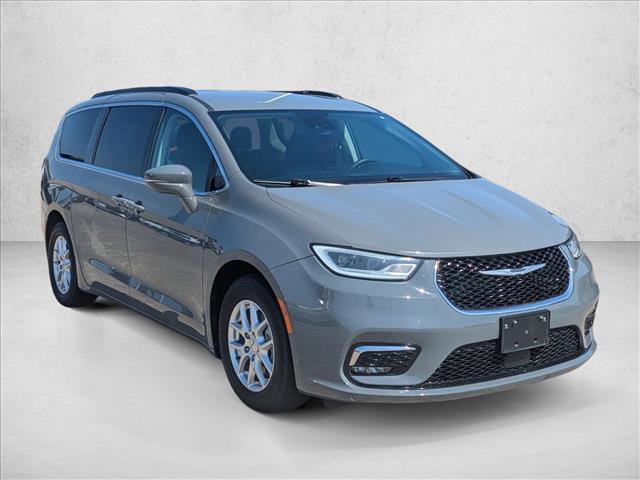 Used 2022 Chrysler Pacifica Touring-L FWD image 3