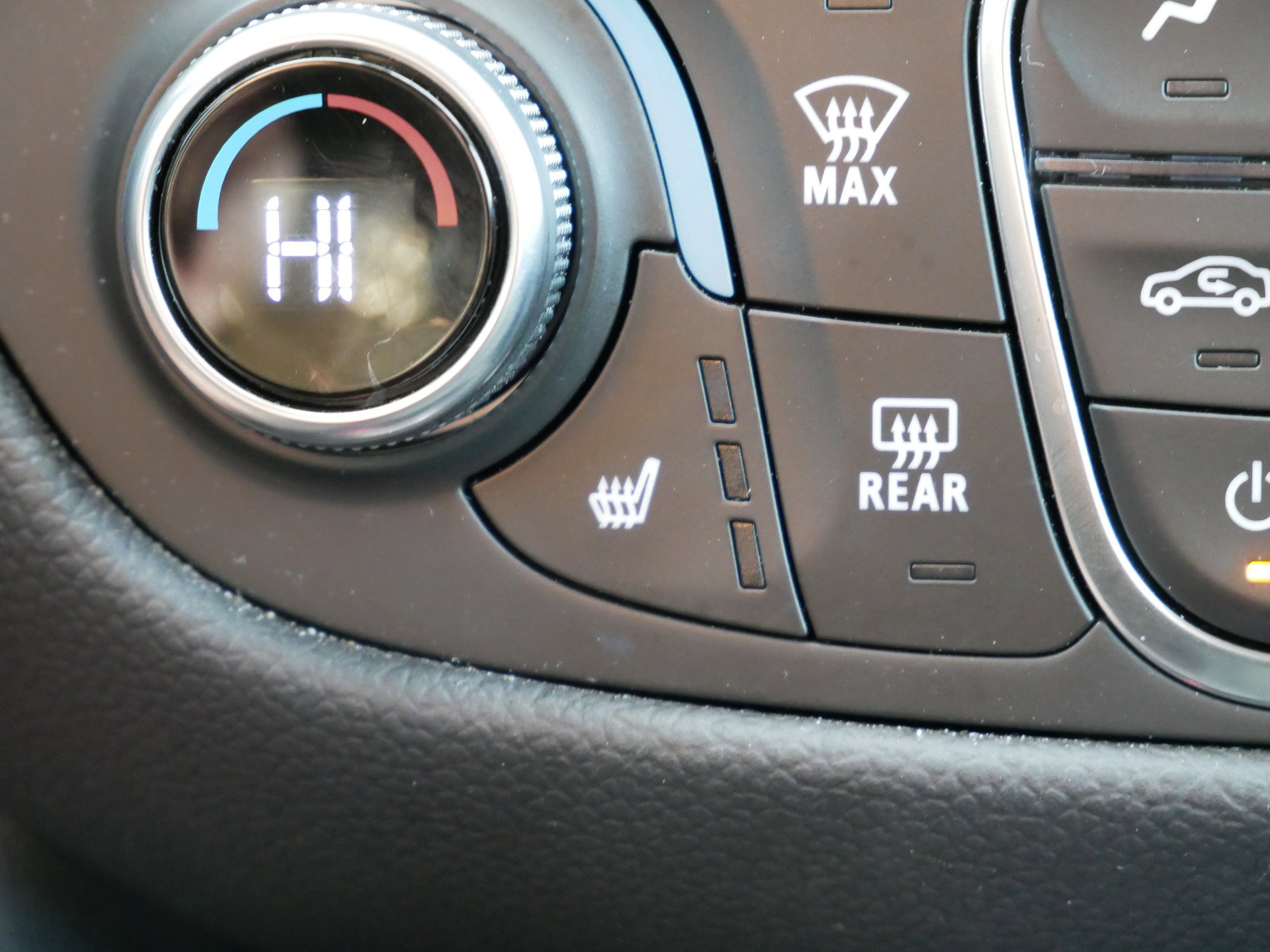 Used 2023 Chevrolet Equinox LT image 21