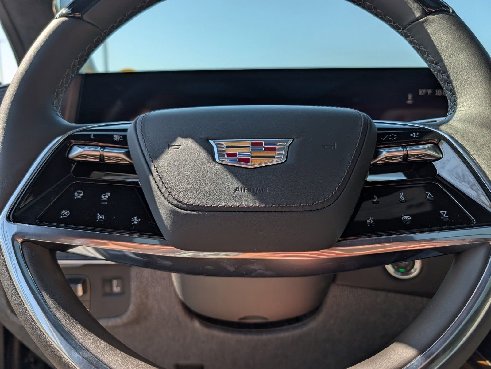 New 2026 Cadillac Escalade ESV Platinum Sport w/ LPO, ONYX Package AWD/4WD image 39