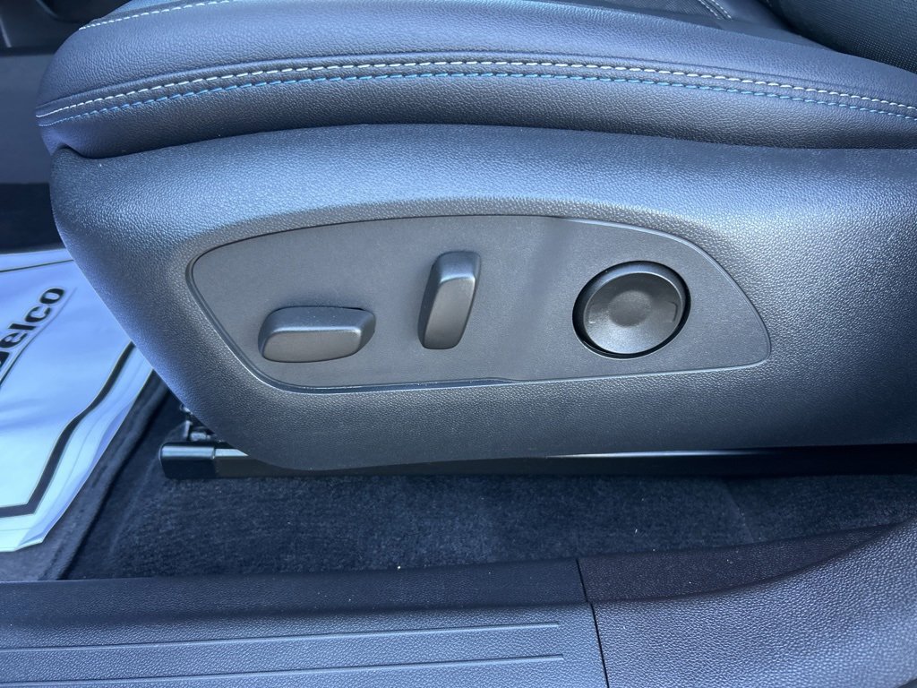 Used 2025 Chevrolet Equinox EV LT w/ Convenience Package image 15