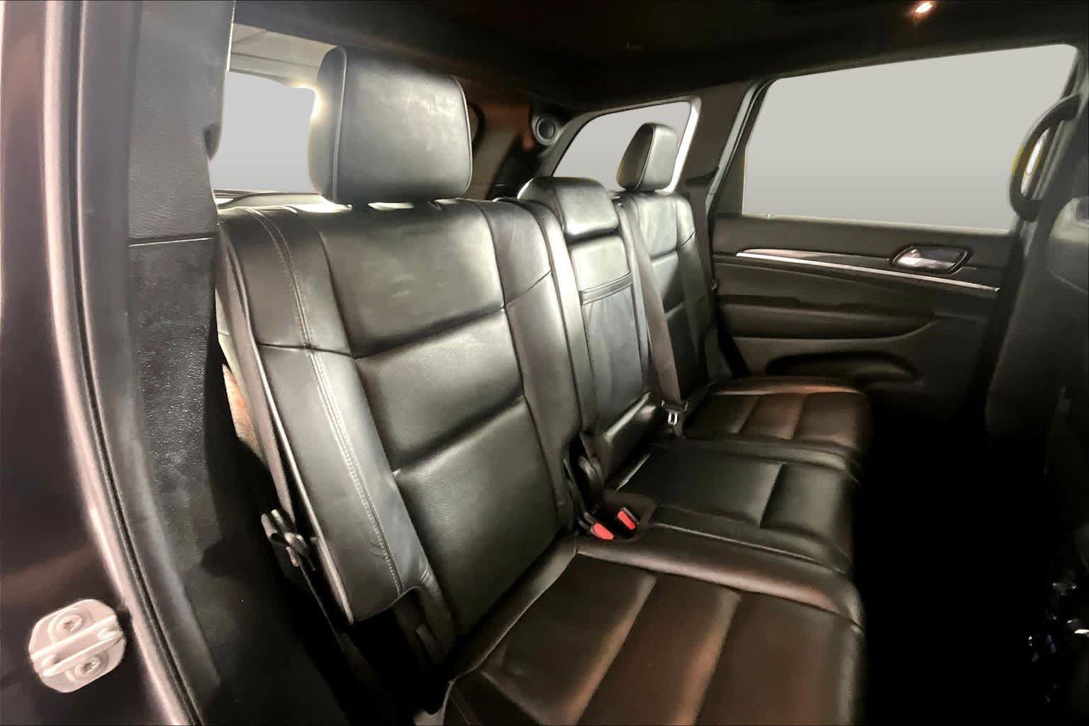 Used 2020 Jeep Grand Cherokee Overland AWD/4WD image 20