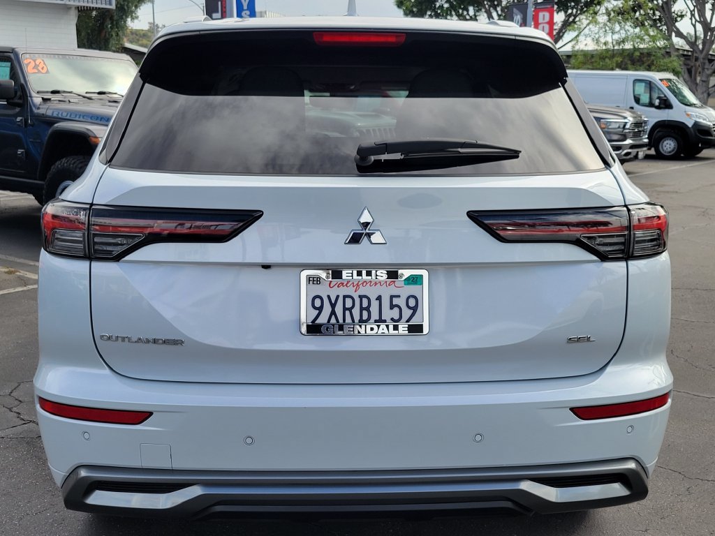 Used 2025 Mitsubishi Outlander AWD image 31