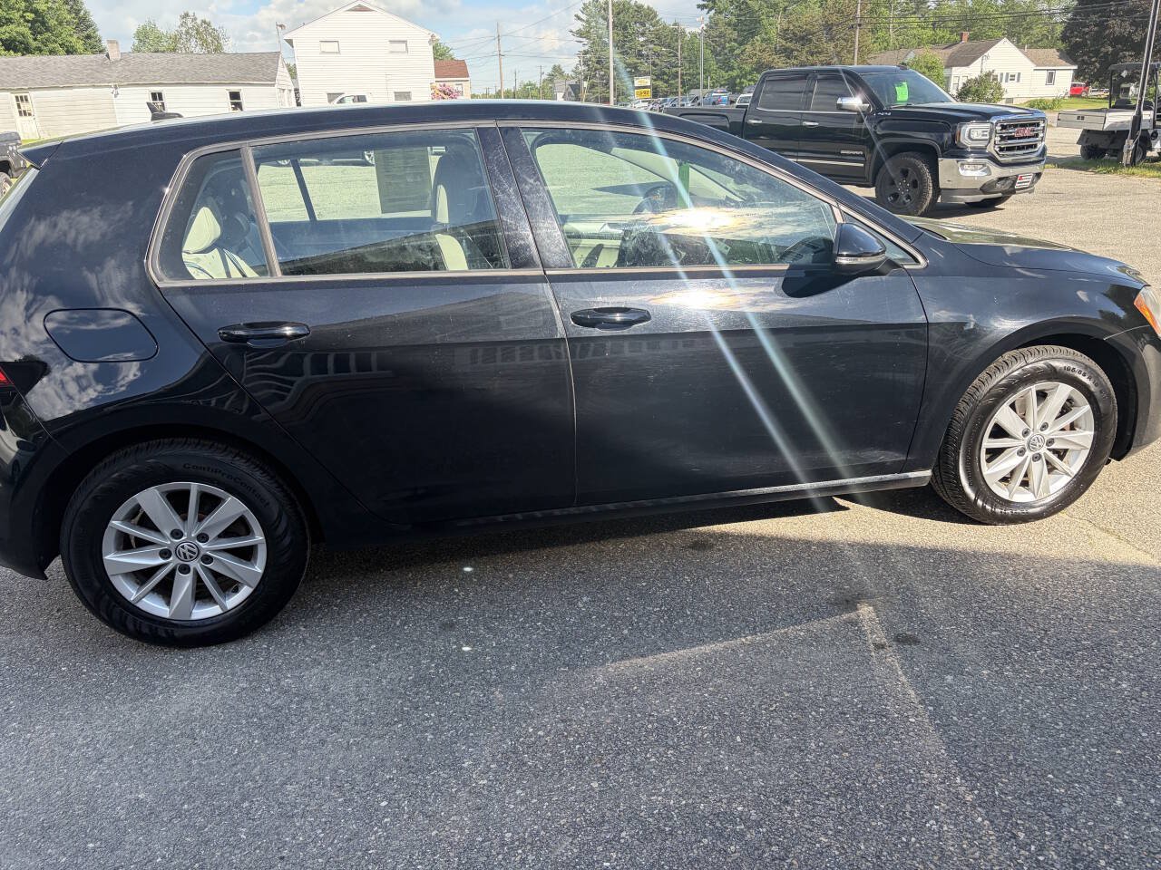 Used 2015 Volkswagen Golf S FWD image 10