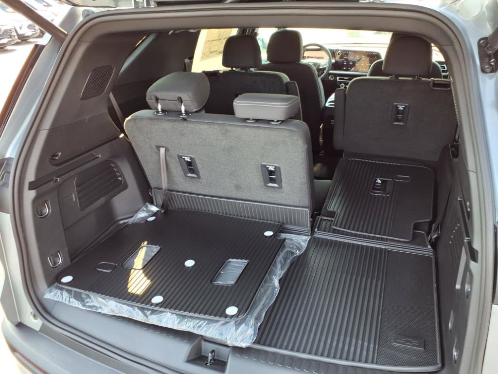 New 2026 Chevrolet Traverse LT w/ Driver Confidence Package image 24