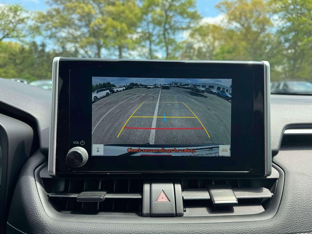 Certified 2025 Toyota RAV4 XLE AWD/4WD image 30