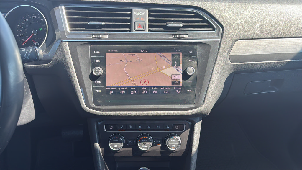 Used 2018 Volkswagen Tiguan SEL AWD/4WD image 13