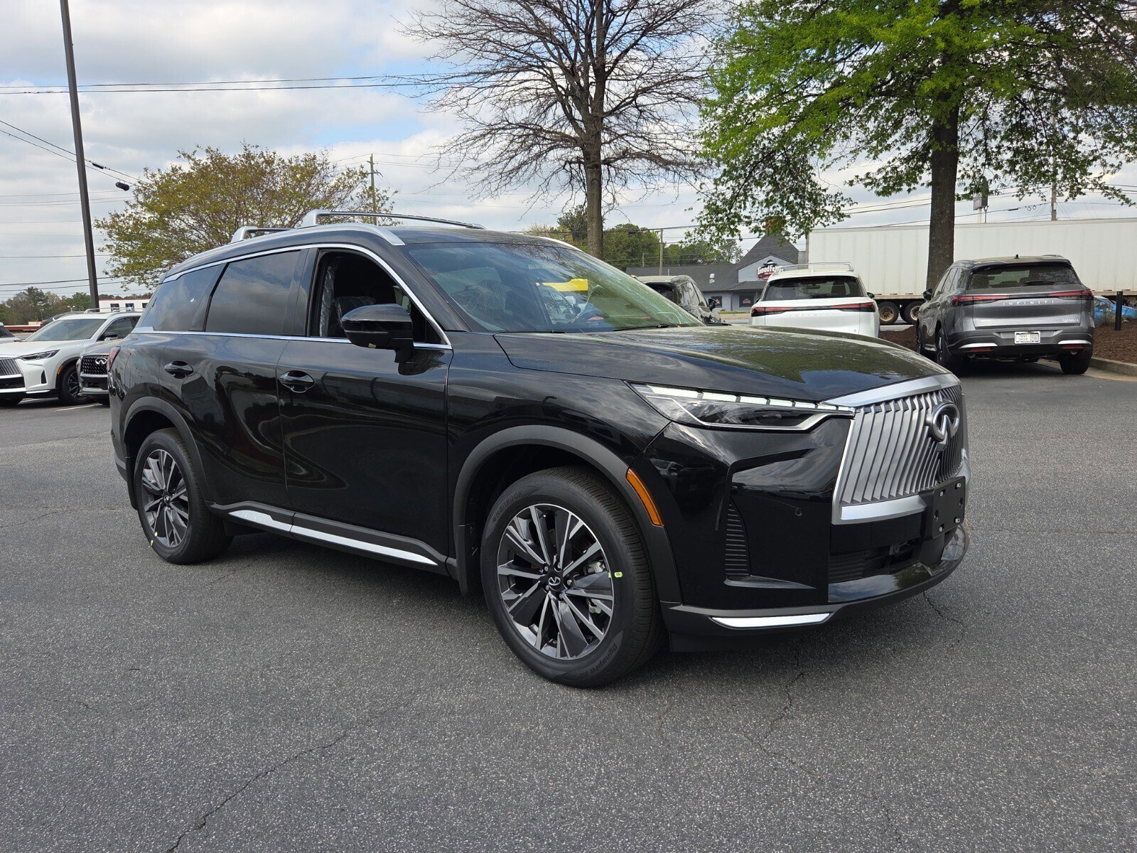 New 2026 INFINITI QX60 Luxe w/ Cargo Package image 4