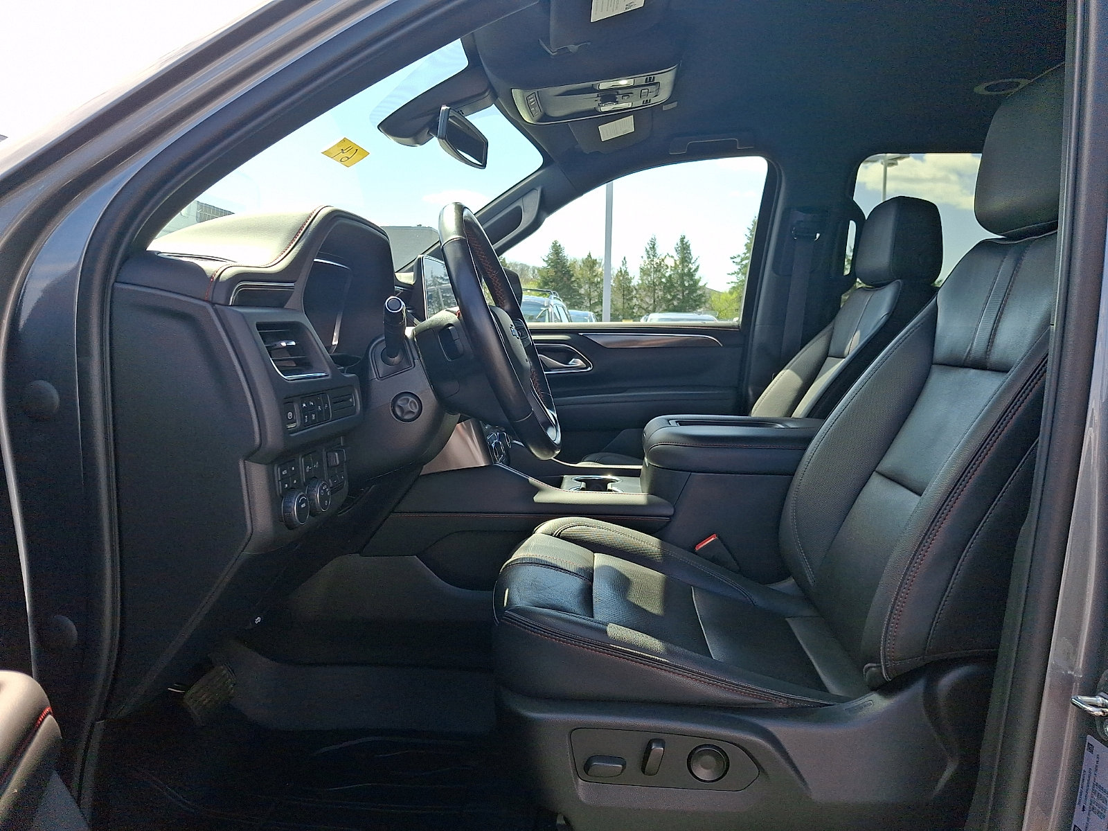 Used 2022 Chevrolet Suburban RST w/ Luxury Package AWD/4WD image 14