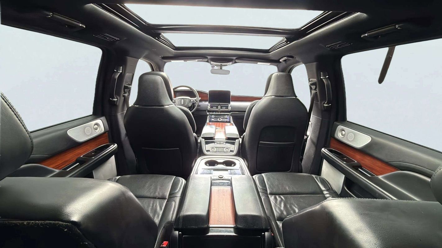 Used 2020 Lincoln Navigator Reserve AWD/4WD image 10