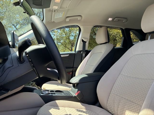 Used 2021 Ford Escape SE image 21