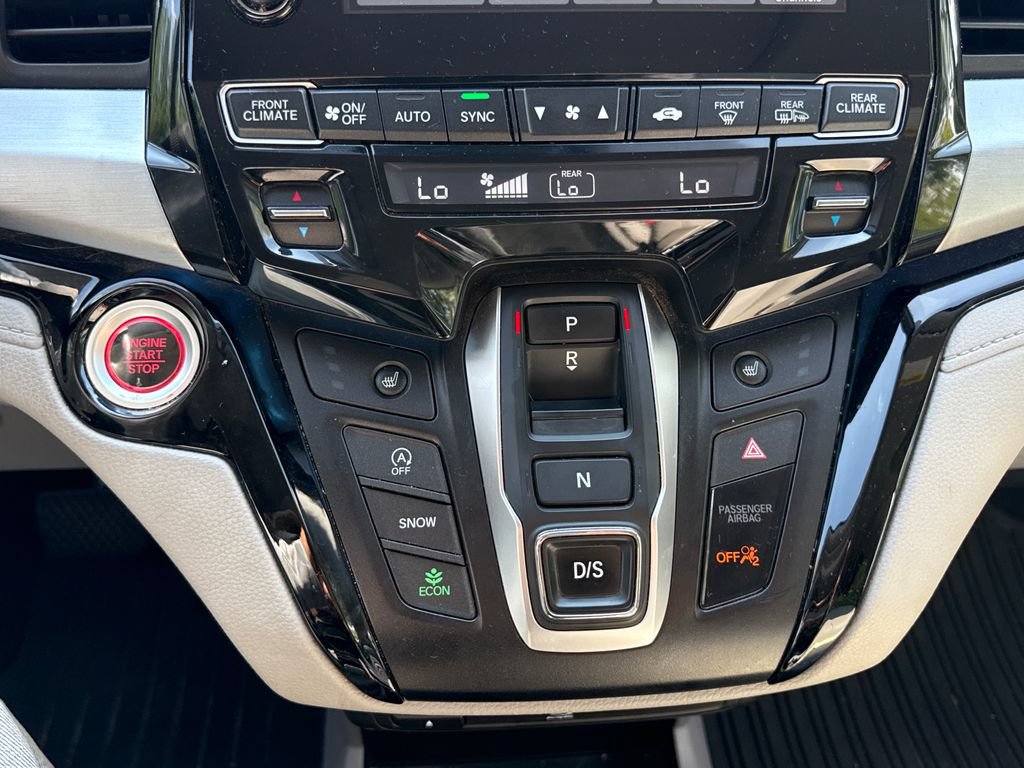 Certified 2021 Honda Odyssey Touring image 24