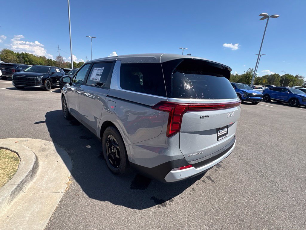 New 2027 Kia Carnival LX FWD image 6