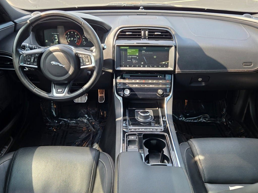 Used 2019 Jaguar XE R-Sport RWD image 18