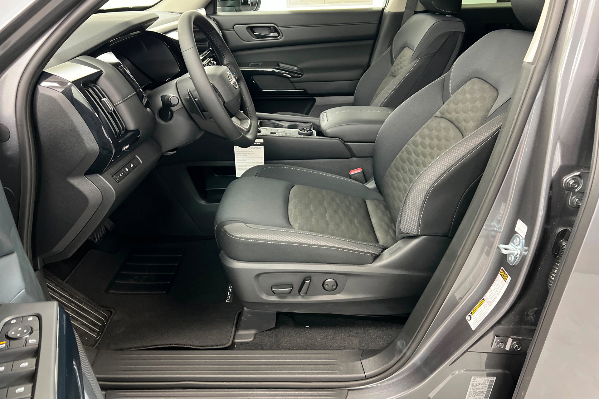 New 2026 Nissan Pathfinder SV image 17