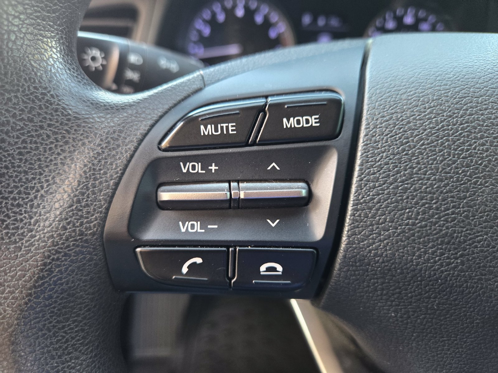 Used 2020 Hyundai Elantra SE FWD image 11