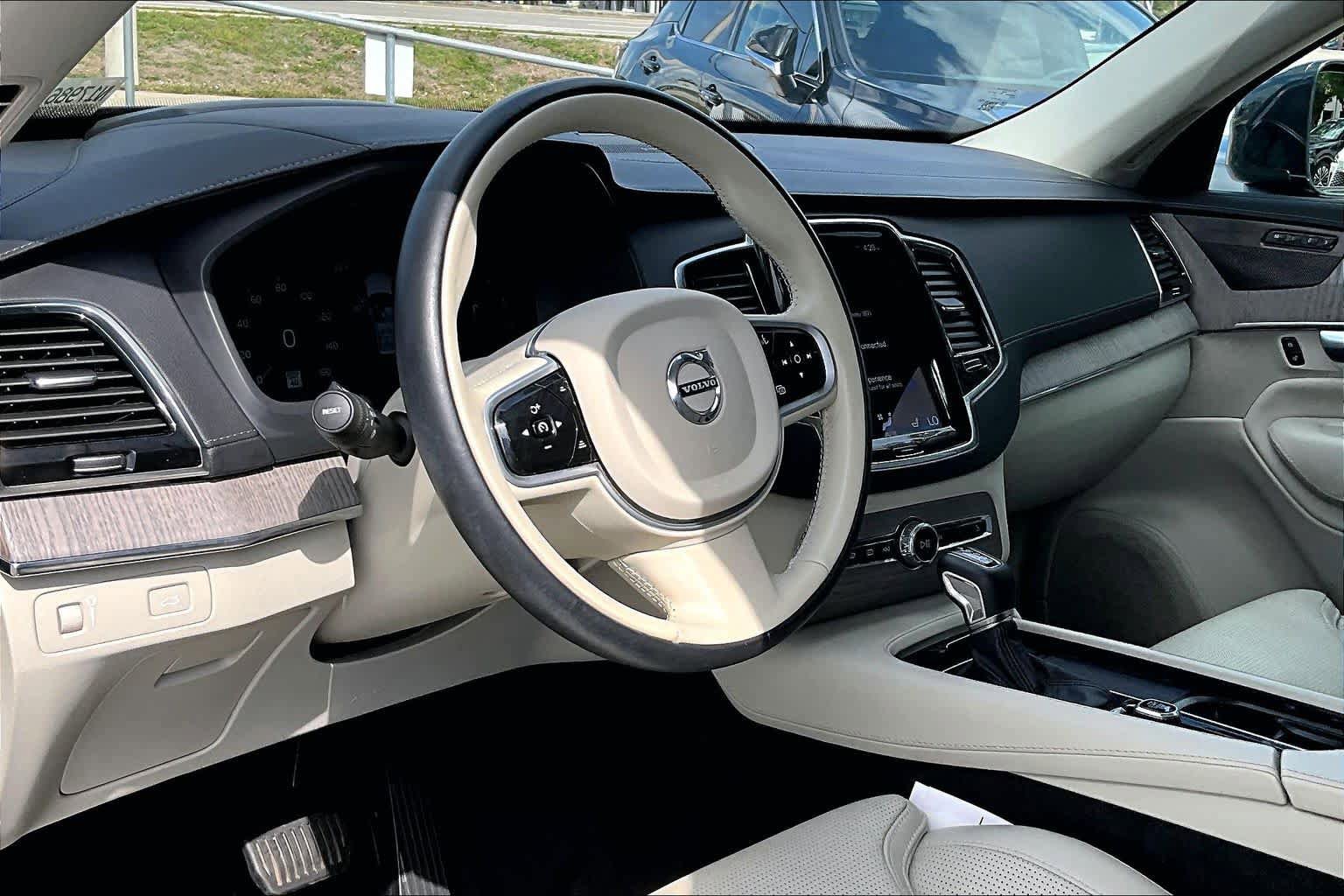 Used 2022 Volvo XC90 T6 Inscription AWD/4WD image 18