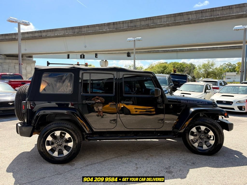Used 2017 Jeep Wrangler Unlimited Rubicon w/ Connectivity Group AWD/4WD image 11