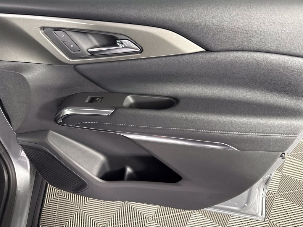 New 2027 Chevrolet Traverse LT FWD image 35