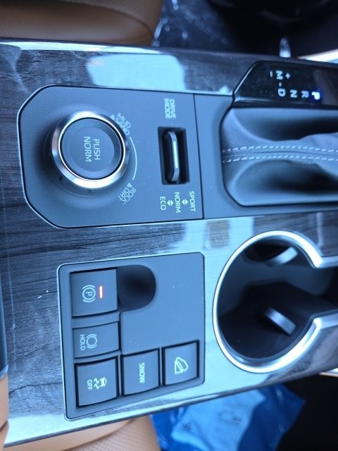 New 2026 Toyota Highlander Platinum image 22