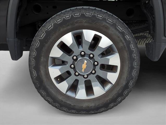 Used 2024 Chevrolet Silverado 2500 Custom w/ Custom Value Package image 10