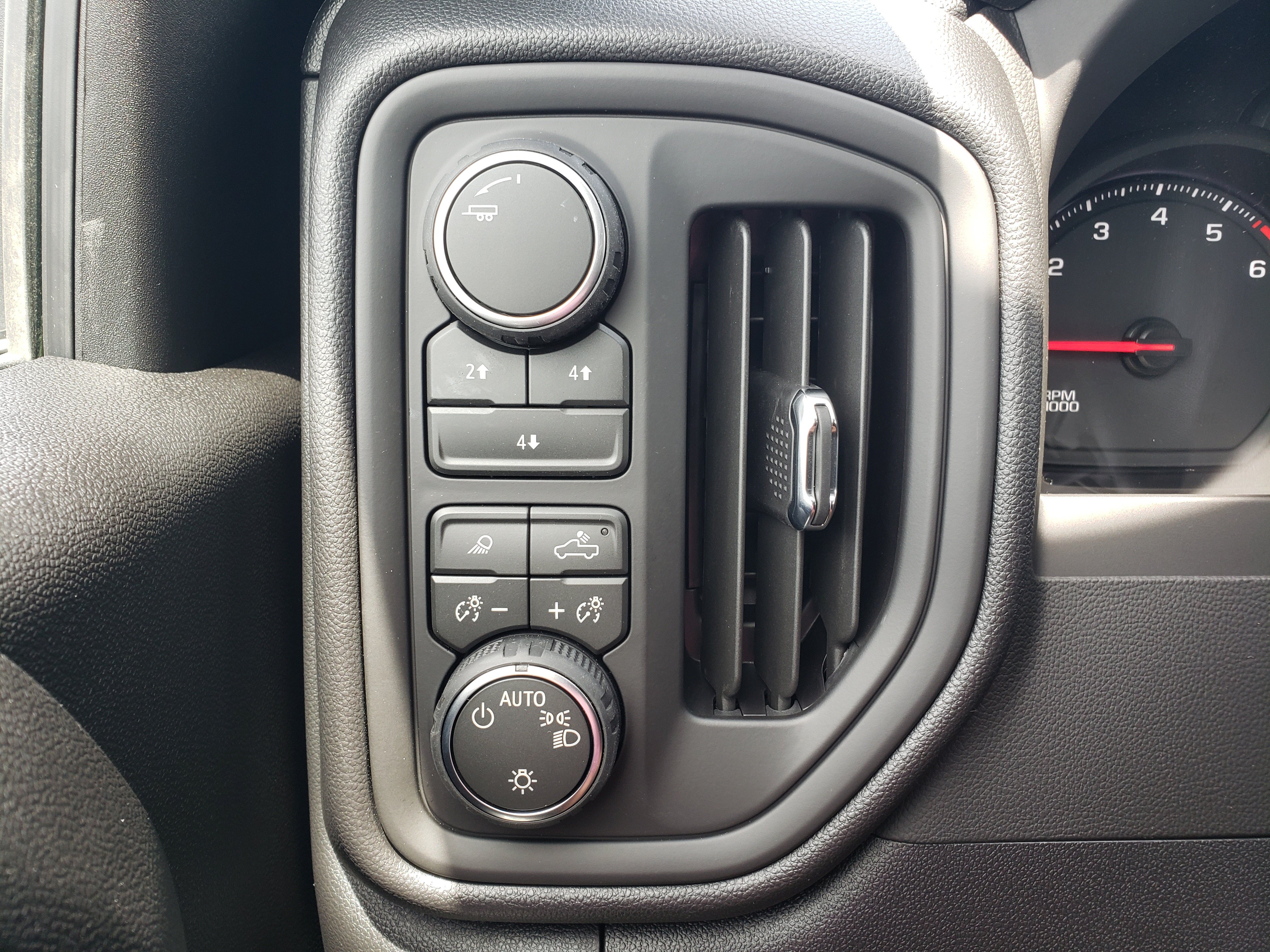 New 2026 Chevrolet Silverado 2500 Custom w/ Custom Value Package AWD/4WD image 14