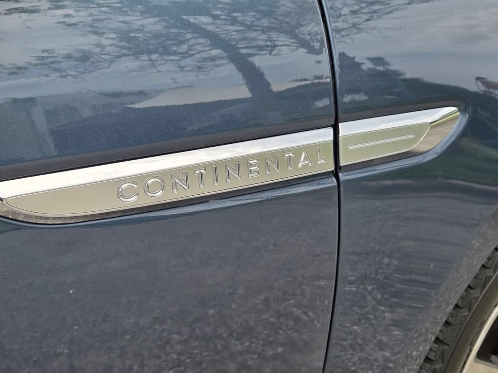 Used 2019 Lincoln Continental Select FWD image 10