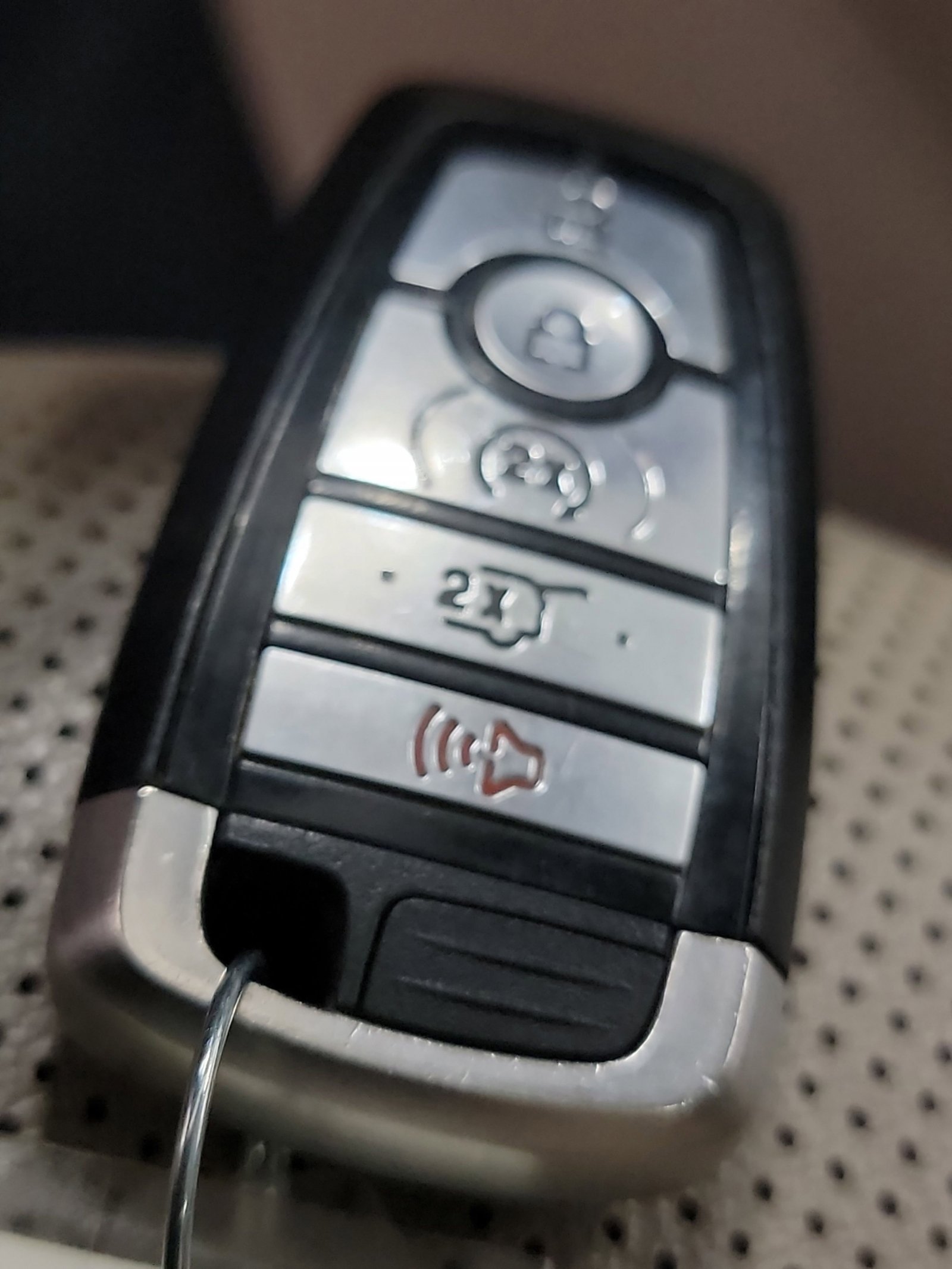 Used 2021 Ford Escape Titanium AWD/4WD image 32