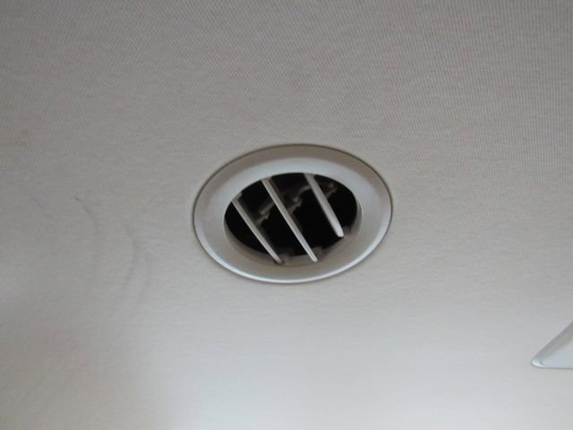 Used 2023 Kia Carnival LX image 38