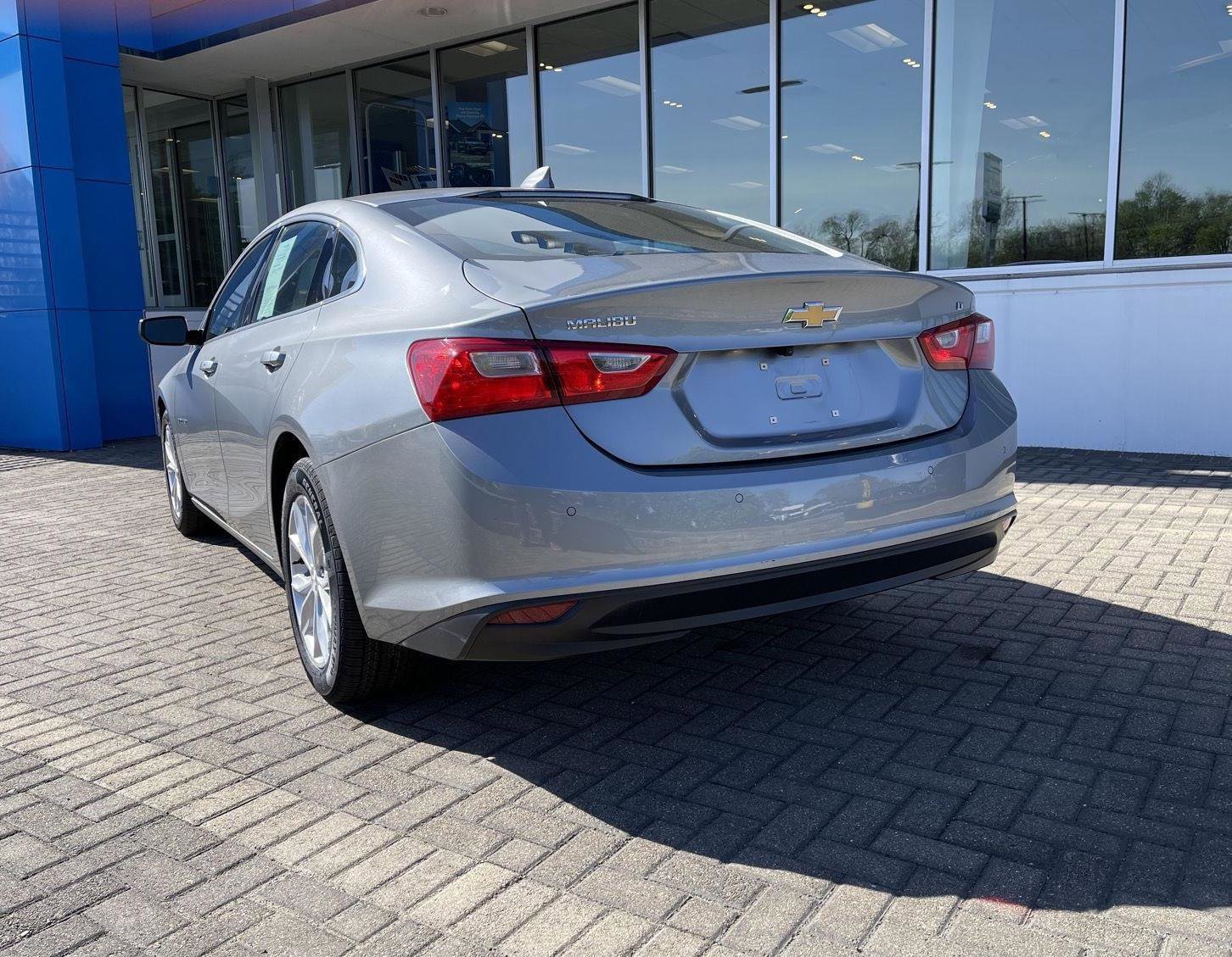 Used 2024 Chevrolet Malibu LT FWD image 3