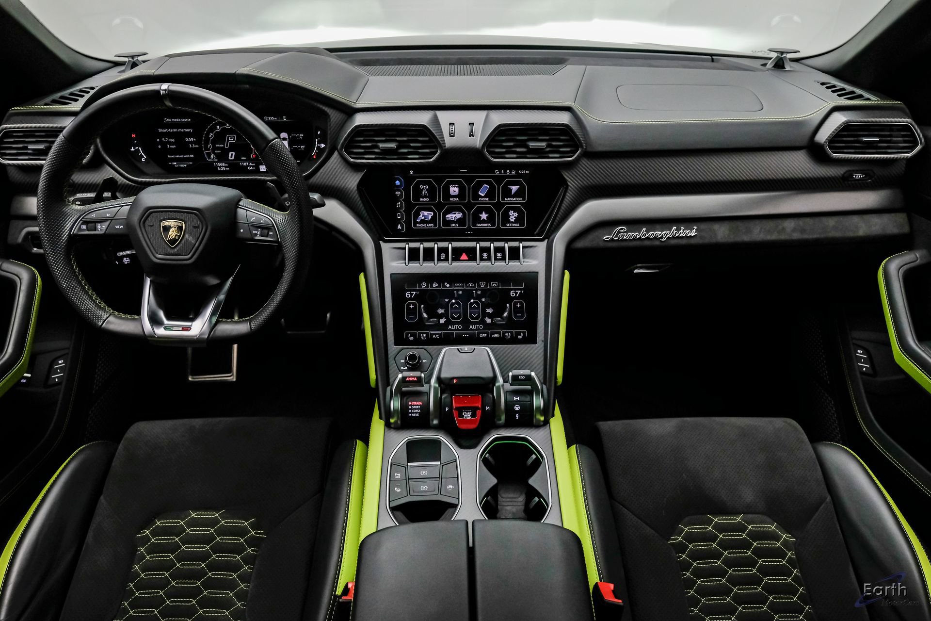 Used 2022 Lamborghini Urus AWD/4WD image 37