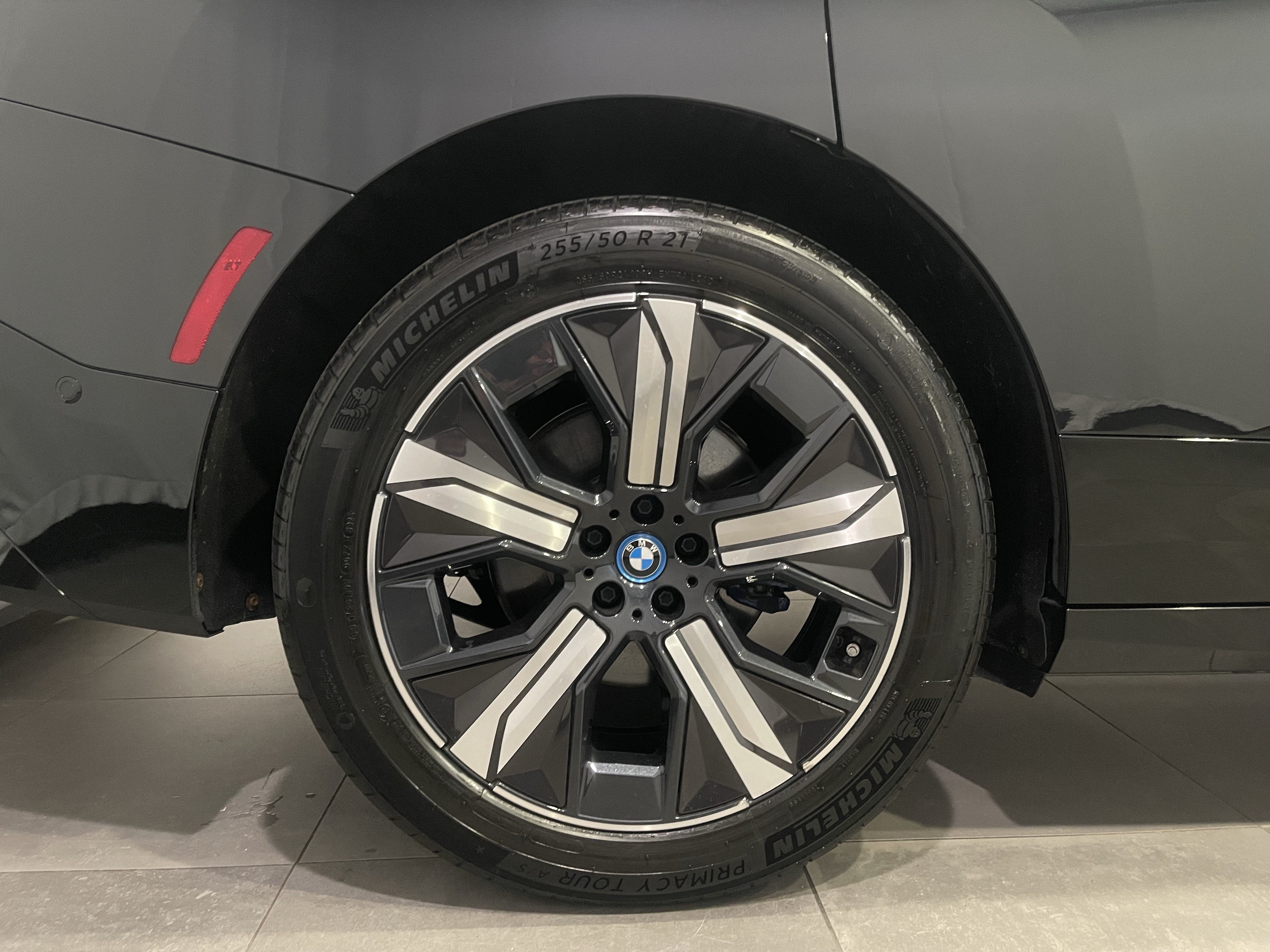 Certified 2024 BMW iX xDrive50 w/ Sport Package AWD/4WD image 9