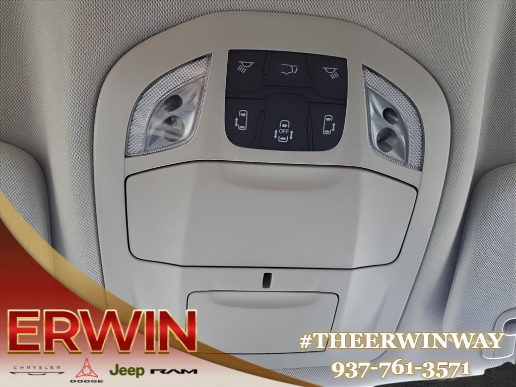 Used 2024 Chrysler Pacifica Touring-L FWD image 22