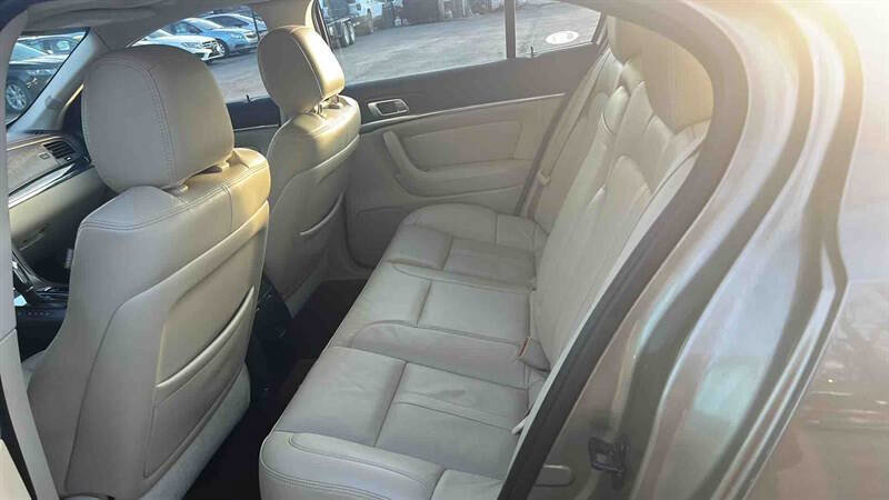 Used 2013 Lincoln MKS Base 4dr Sedan image 9