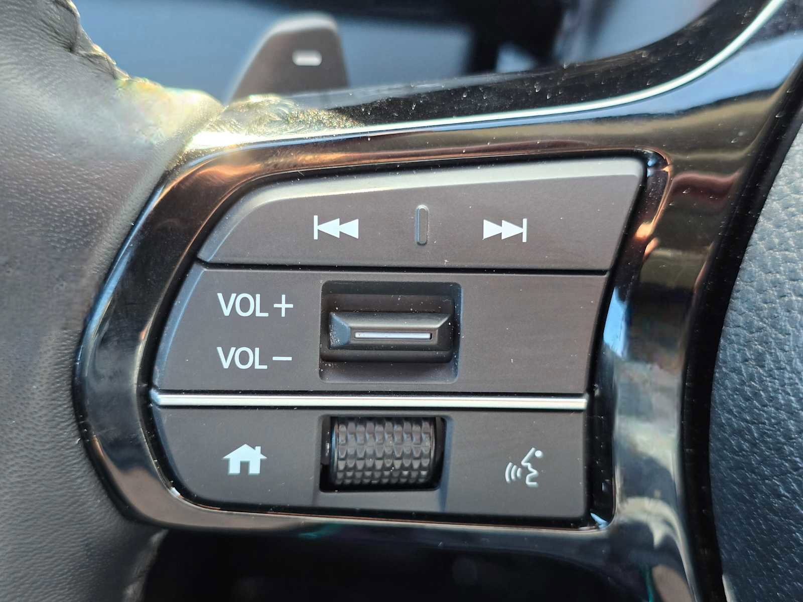 Used 2025 Honda Pilot EX-L image 36